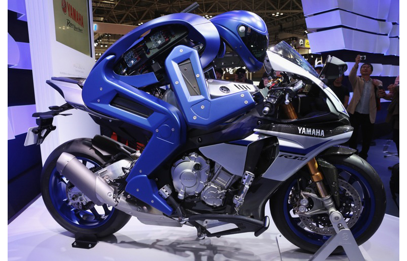 yamaha-motobot-motorcycle-riding-robot-4